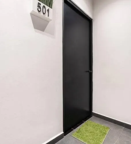 P501 2bdrm 2bath Ac Rooftop Apartment