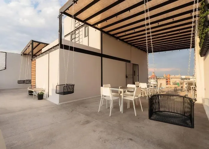 P501 2bdrm 2bath Ac Rooftop Apartment *
