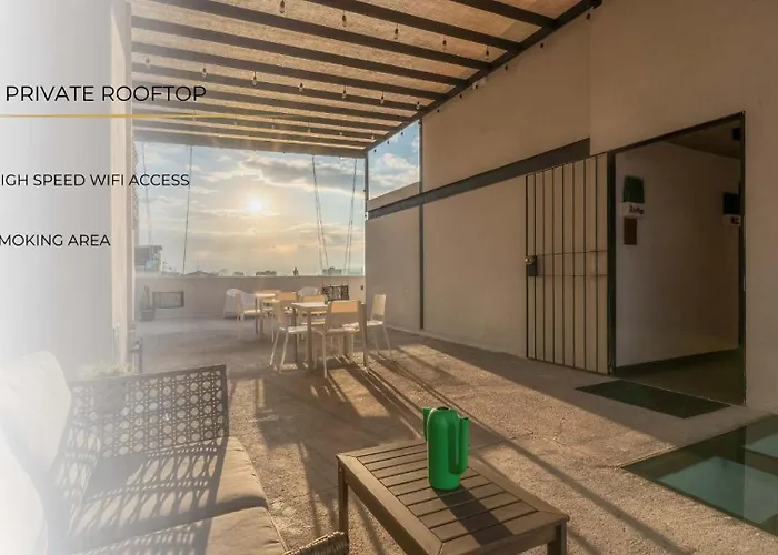 P501 2bdrm 2bath Ac Rooftop Apartment *